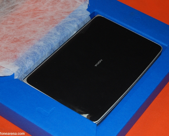 nokia-booklet3g-unboxing_2